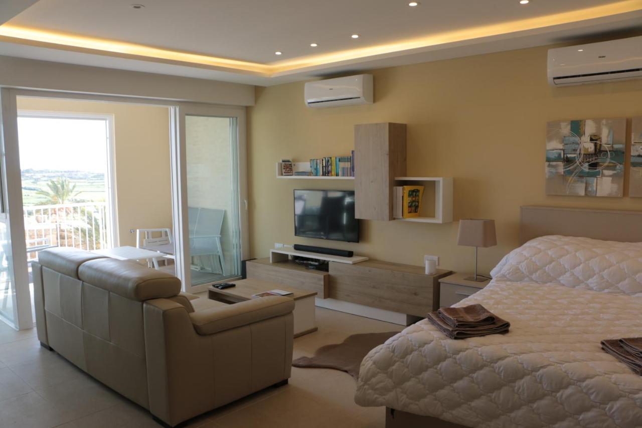 Wileg 4A Luxury Studio Apartment With Shared Swimming Pool. Qala Buitenkant foto